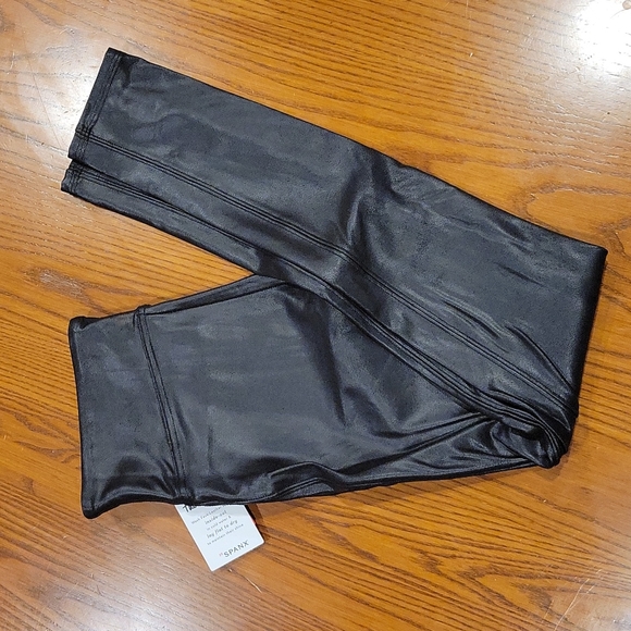 SPANX Pants - *NWT* Spanx Faux Leather Leggings - Small Petite
